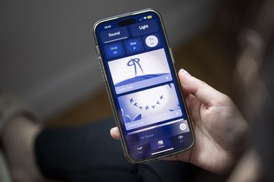 Εικόνα της εφαρμογής Hatch σε ένα iPhone που εμφανίζει περιεχόμενο Πρωινής στιγμής.