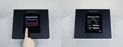 Ένα δάχτυλο αγγίζει την οθόνη OLED του αισθητήρα. Η οθόνη εμφανίζει μετρήσεις ζωτικής σημασίας.
