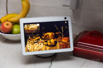 Ένα Amazon Echo Show 10.