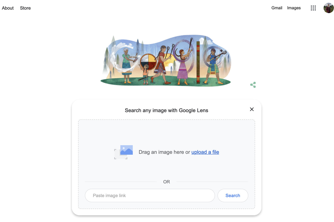 Στιγμιότυπο οθόνης της αρχικής σελίδας Google, που δείχνει την εικόνα αναζήτησης με το πλαίσιο Lens.