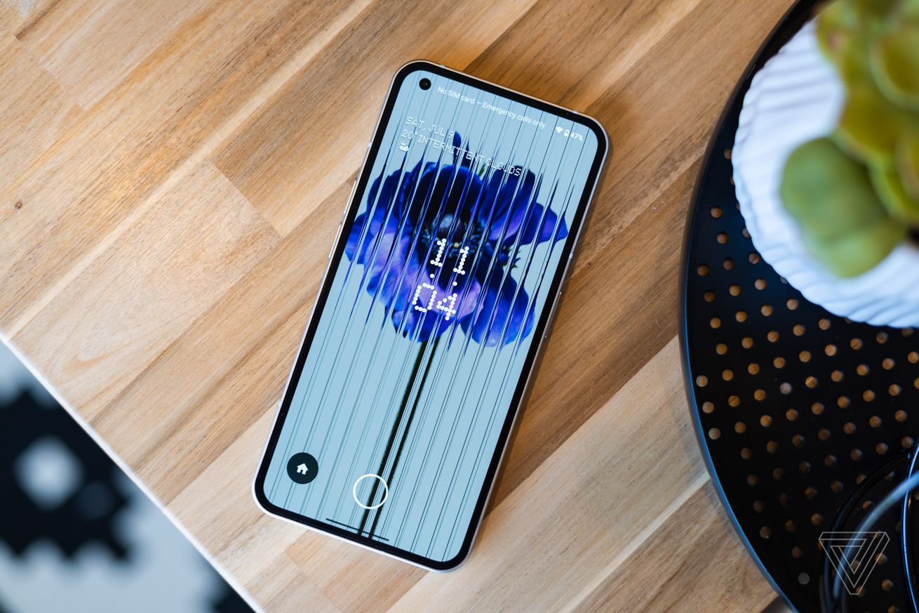 &Tau;ί&pi;&omicron;&tau;&alpha; Phone 1 &sigma;&epsilon; &tau;&rho;&alpha;&pi;έ&zeta;&iota; &mu;&epsilon; &epsilon;&nu;&epsilon;&rho;&gamma;&omicron;&pi;&omicron;&iota;&eta;&mu;έ&nu;&eta; &tau;&eta;&nu; &omicron;&theta;ό&nu;&eta;.