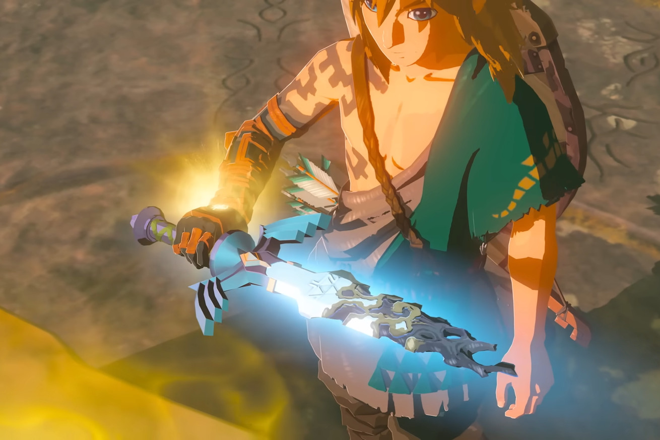 Ο Link κρατά ένα μαραμένο Master Sword σε αυτό το στιγμιότυπο από το The Legend of Zelda: Tears of the Kingdom.