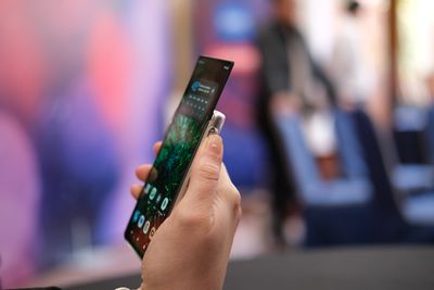 Motorola κυλιόμενη από το πλάι.