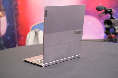 Περιστρεφόμενος γύρος Lenovo