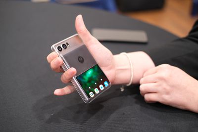 Πίσω μέρος της Motorola με δυνατότητα κύλισης.
