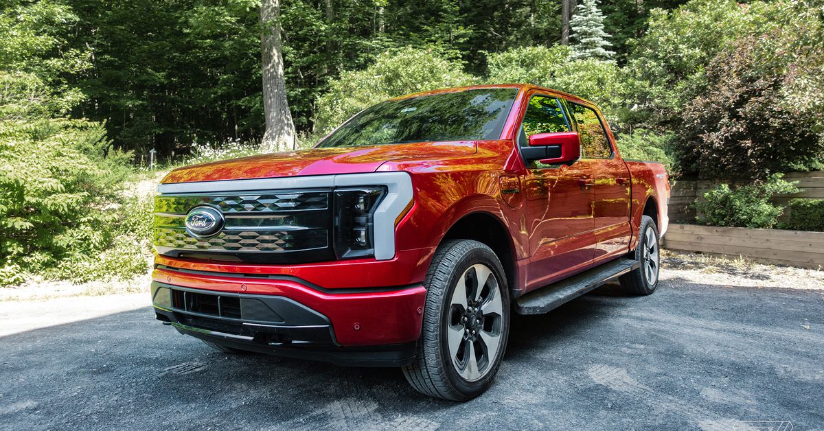 Η Ford ανακαλεί πάνω από δώδεκα F-150 Lightnings μετά την πυροδότηση της μπαταρίας, θα ξεκινήσει ξανά την παραγωγή τη Δευτέρα
