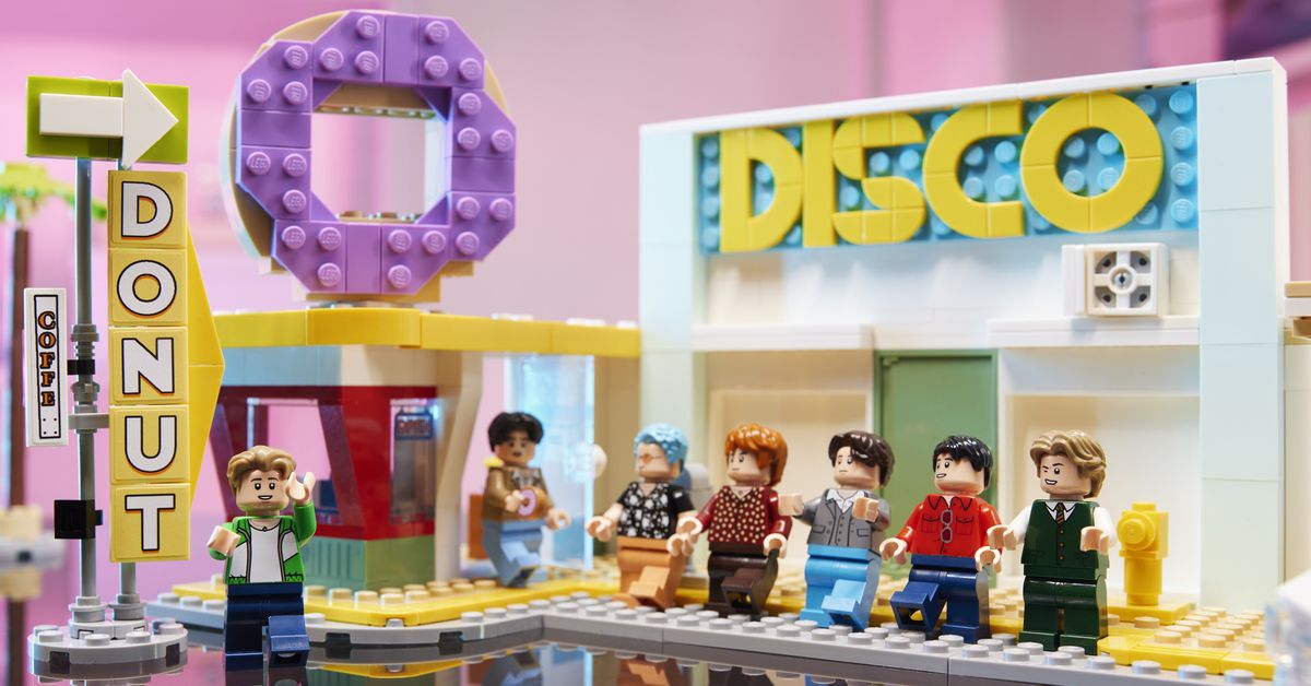Οι BTS έχουν πλέον το δικό τους σετ Lego — με φιγούρες και των επτά μελών του συγκροτήματος