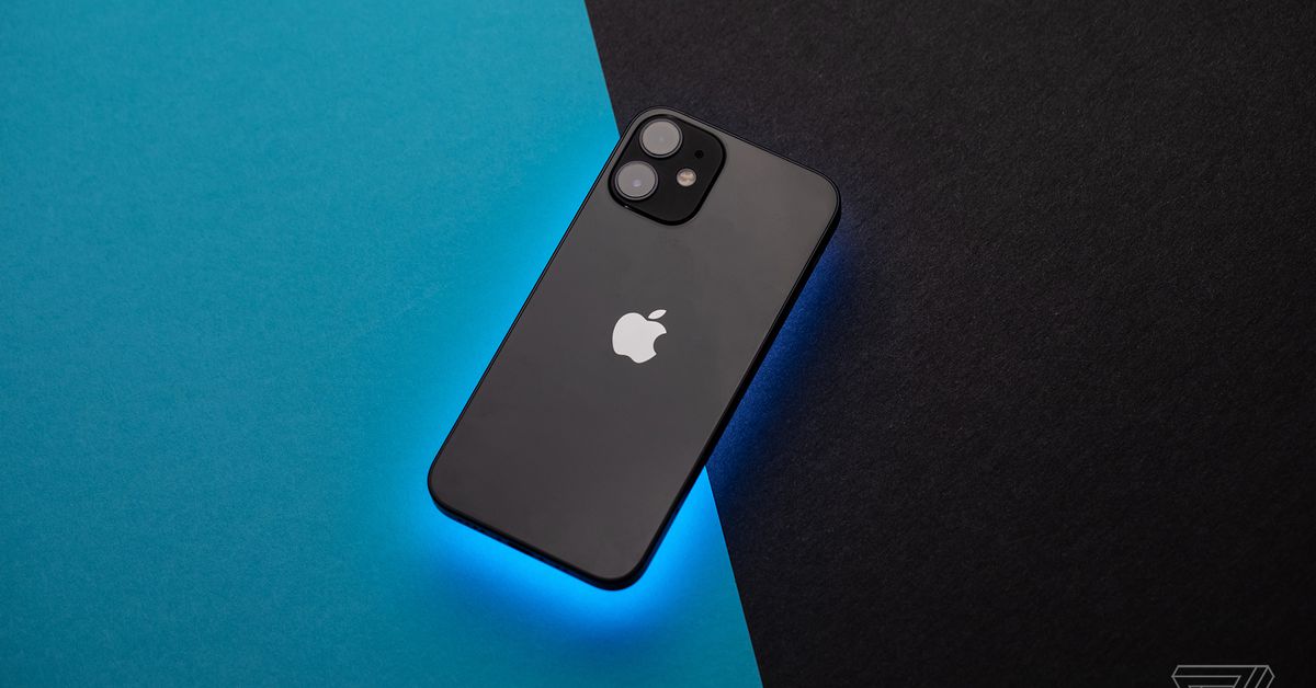 Το iPhone μου με καλεί με διαφορετική φωνή